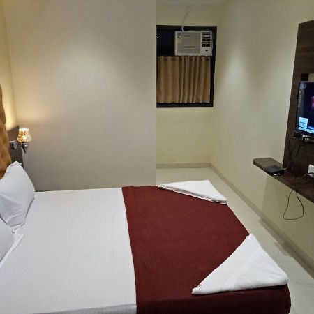 Hotel Silver Elite Мумбаи Экстерьер фото