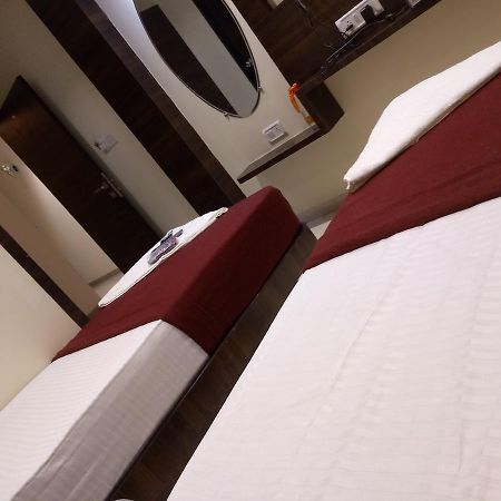 Hotel Silver Elite Мумбаи Экстерьер фото