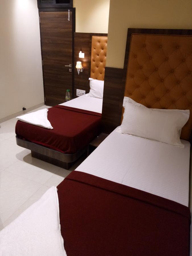 Hotel Silver Elite Мумбаи Экстерьер фото