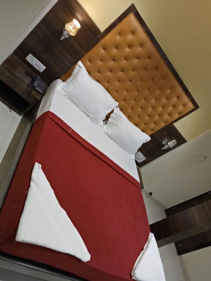 Hotel Silver Elite Мумбаи Экстерьер фото
