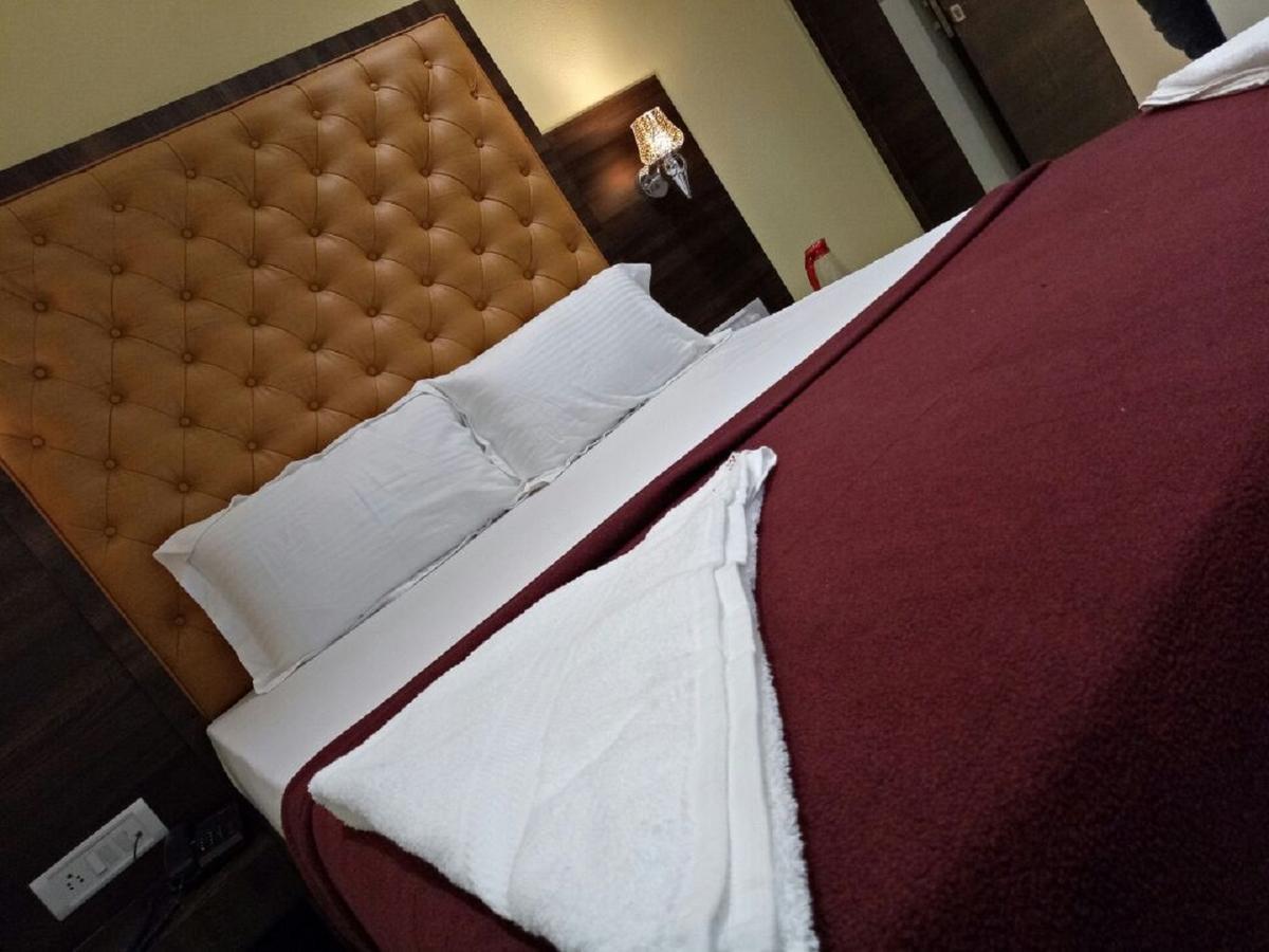 Hotel Silver Elite Мумбаи Экстерьер фото