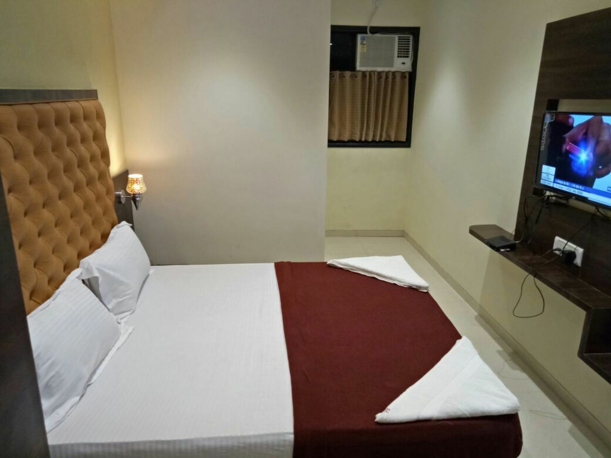 Hotel Silver Elite Мумбаи Экстерьер фото
