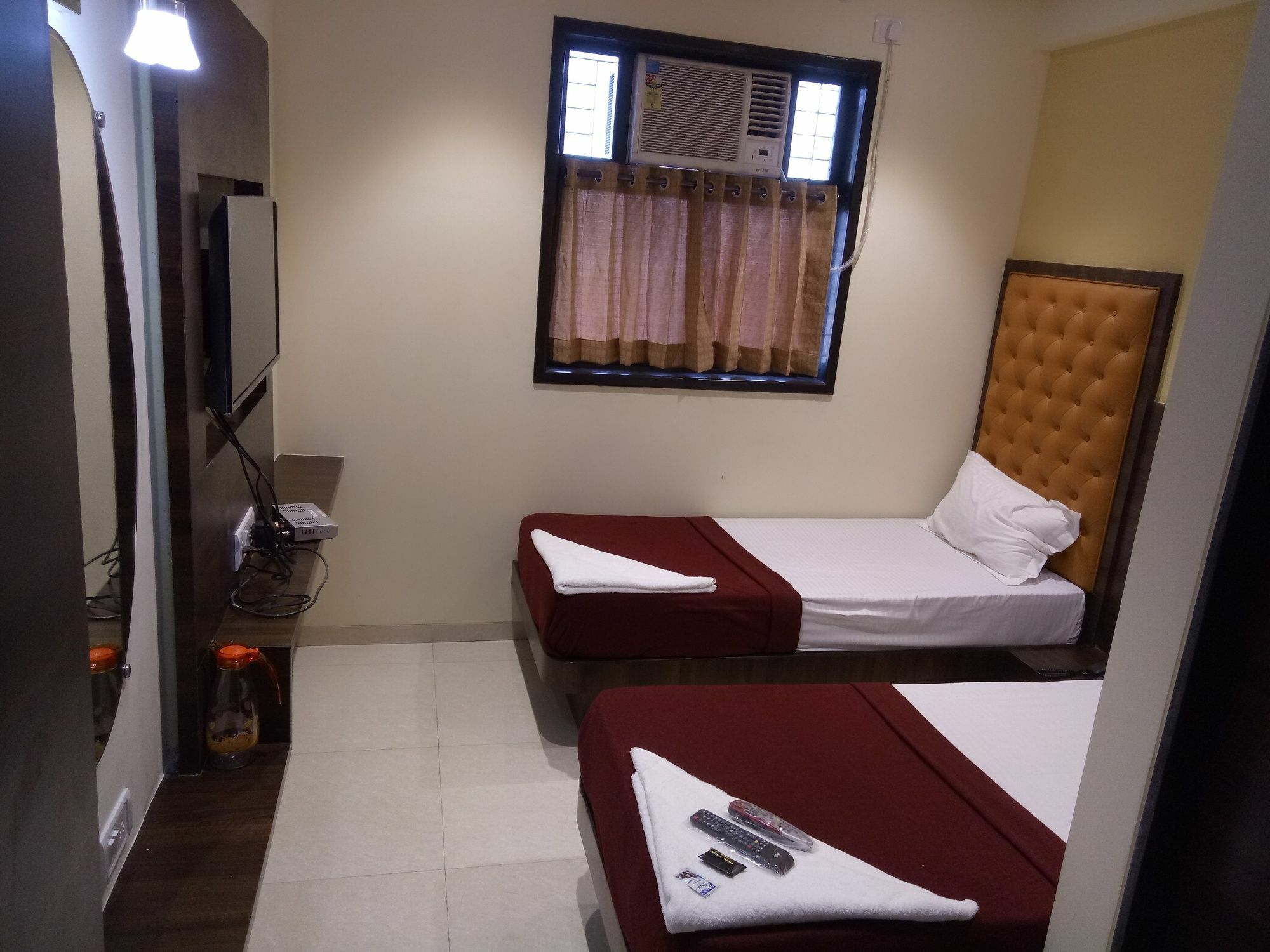 Hotel Silver Elite Мумбаи Экстерьер фото